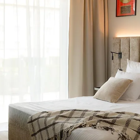 Apartment Concerto Centrum 2 *